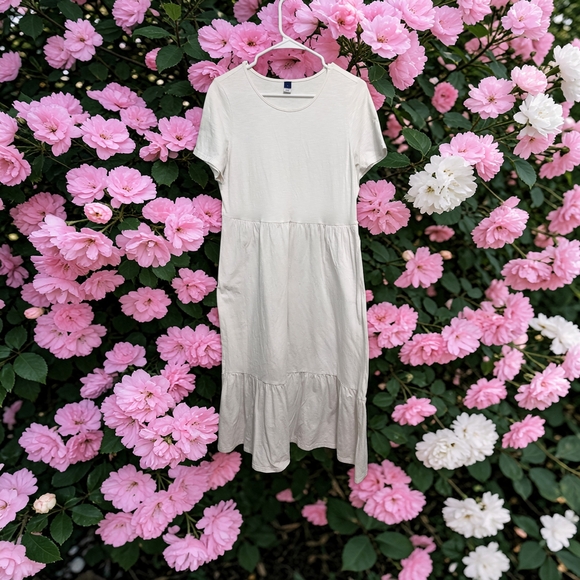 Old Navy Dresses & Skirts - Old Navy White Short-Sleeve Tiered Maxi Dress With Pockets